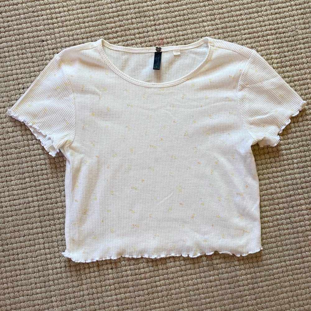 white floral pacsun baby tee